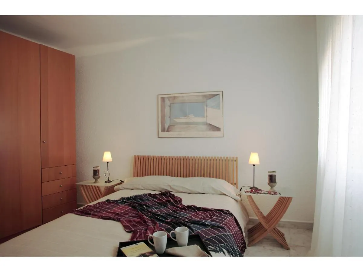 Classbedroom Gaudi Apartments 0*, Barcelona Spain